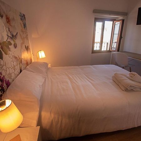Apartamentos Turisticos Abrilymarzo Caces Buitenkant foto