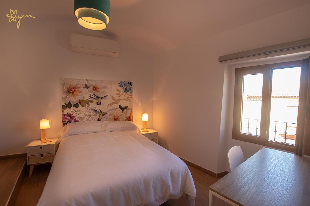 Apartamentos Turisticos Abrilymarzo Caces Buitenkant foto