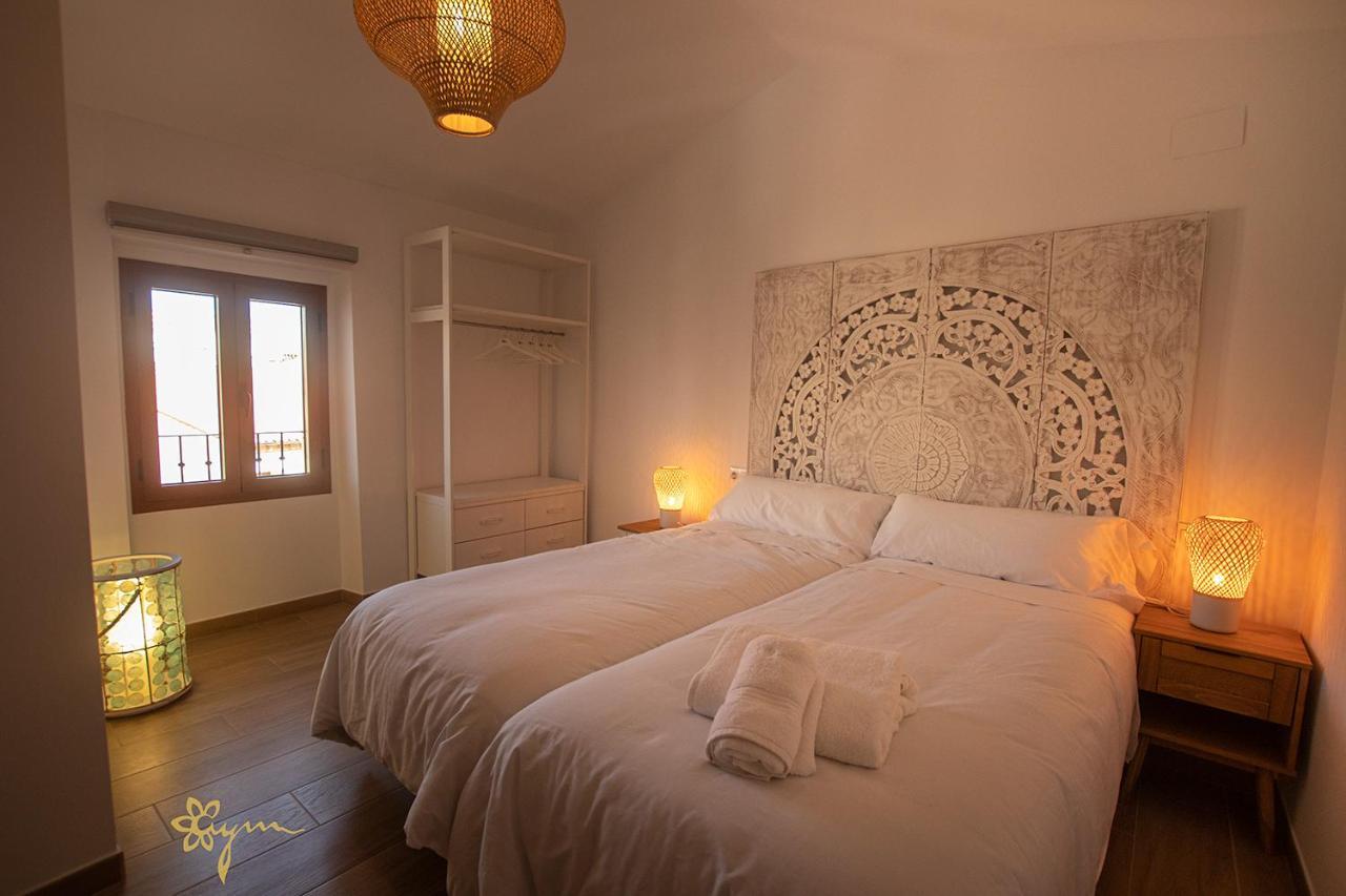 Apartamentos Turisticos Abrilymarzo Caces Buitenkant foto